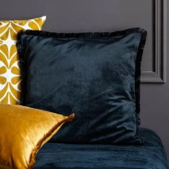 Coussin velours a franges 40x40c